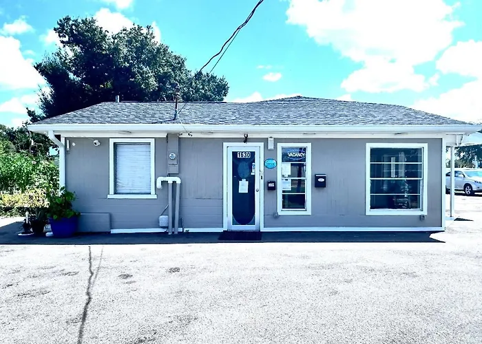 Lemon Bay Motel